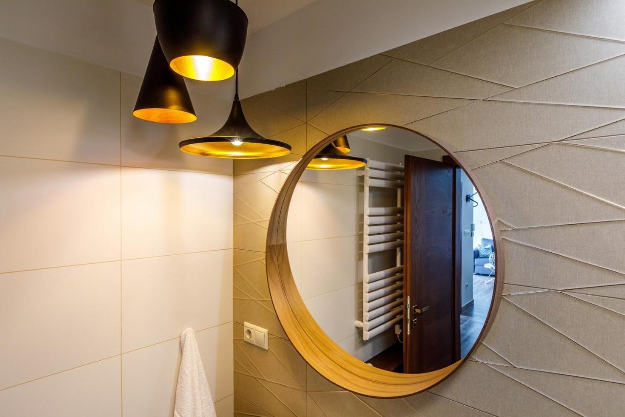 Royal Cafe Apartment